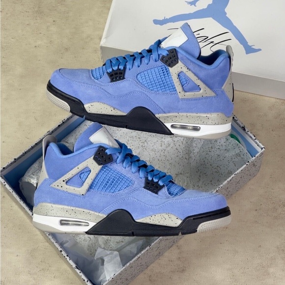 Air Jordan 4 Retro University Blue SneakerJordan Air Jordan 4 Basketball Shoes